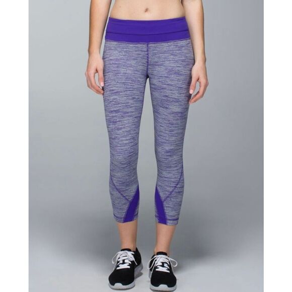 Lululemon Run Women’s Inspire Crop II All Luxtreme Leggings Bruised Berry Size 4 - Picture 3 of 9